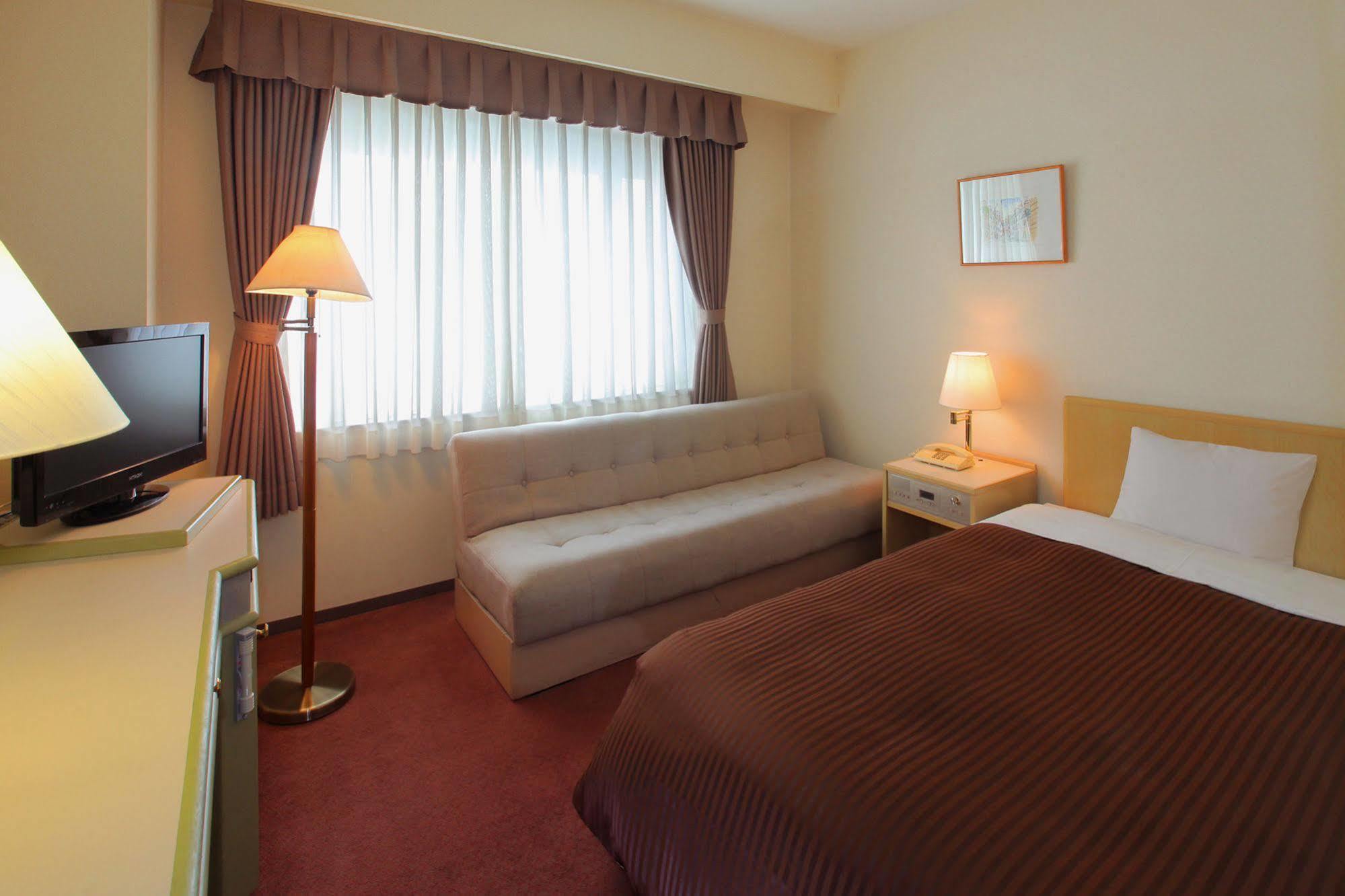 Hotel Green Tower Makuhari Chiba Buitenkant foto